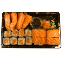 564. Set 16ks: Losos maki (8 ks), skin roll losos (4 ks), sashimi losos (4 ks)